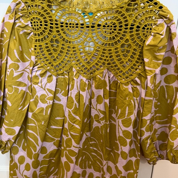 SUNDANCE - women’s size medium top - Picture 3 of 5